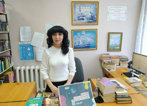Директор библиотеки Усть-Таркского района стала одним из победителей Всероссийского конкурса «Библиотекарь года – 2022»