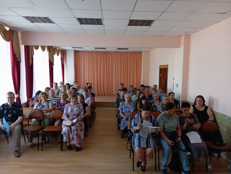Эксперты из четырех областных библиотек посетили библиотеки в городе Барабинске и в Барабинском районе.