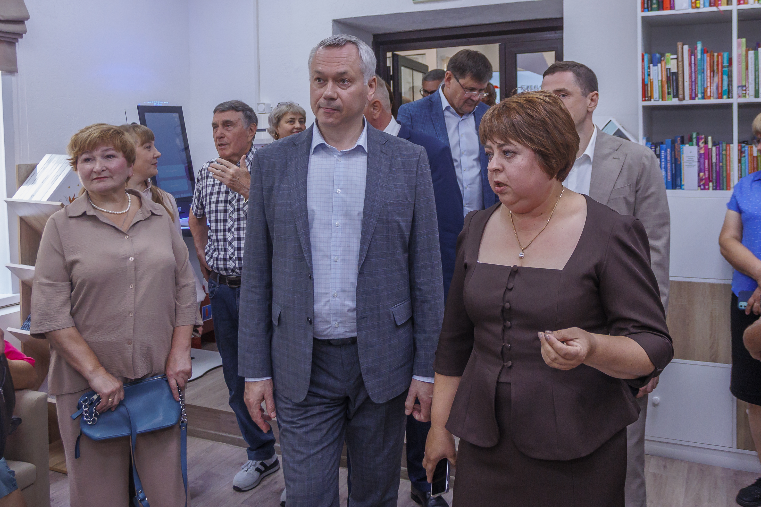 Первая модельная библиотека этого года в Новосибирской области: состоялось открытие Краснозерской центральной библиотеки