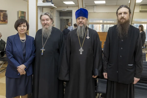 «Просветитель Алтая. Жизнь и пастырский труд святителя Макария (Невского)»