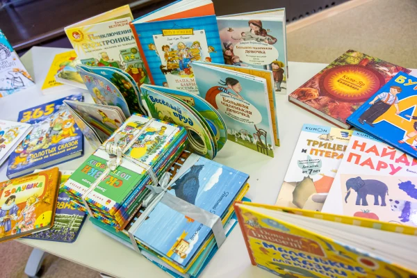 Более 1000 книг собрали постоянные читатели библиотеки, блогеры и активные жители города в рамках акции «Дарите книги с любовью»