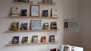 «То, что вы хотите зажечь в других, сначала должно гореть внутри вас самих» - выставка книг к 210-летию со дня рождения английской писательницы  Шарлотты Бронте»