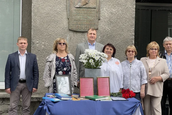 Память журналиста Валерия Тарасова увековечили в Новосибирске