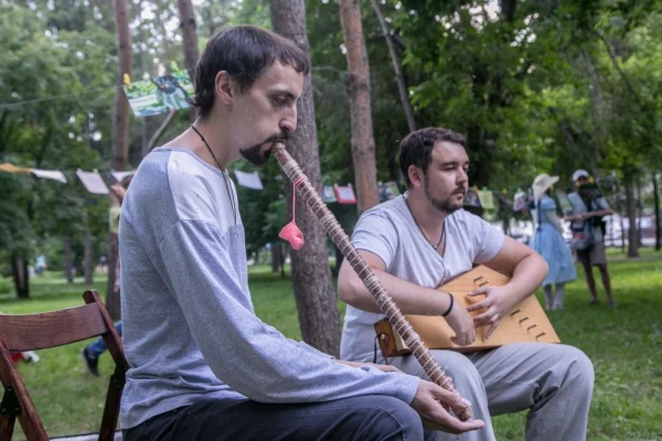 Библиотека на траве
