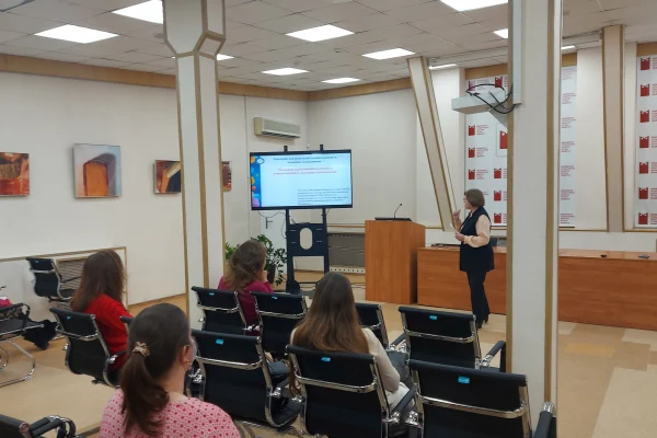 Лекции для школьников и взрослых