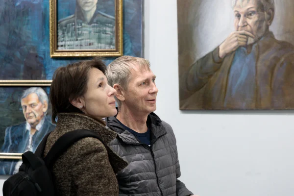 «Посвящения: и век как день»