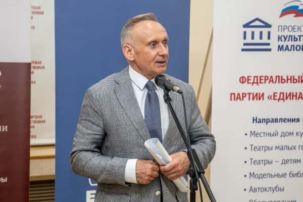 Картина новосибирского художника украсит галерею памяти в Волгограде