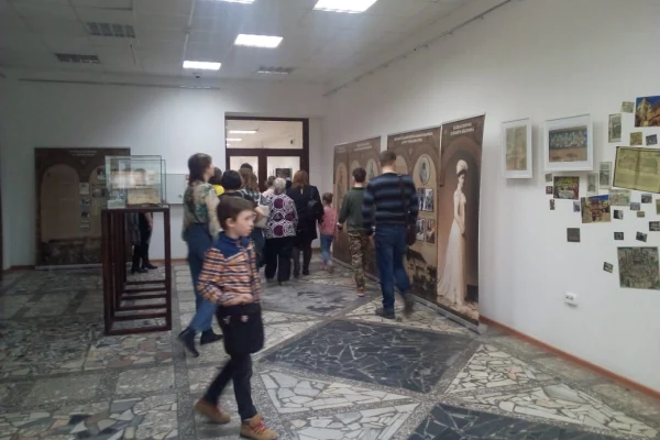 Показ записи спектакля «Маленький принц» в исполнении известного сибирского кукольника – Владимира Захарова