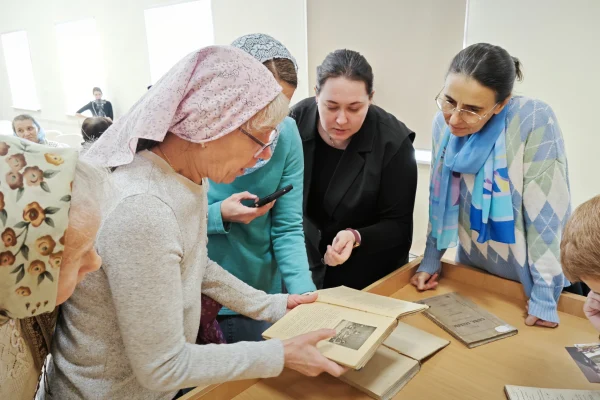 В Новосибирской семинарии презентовали книгу «Просветитель Алтая»