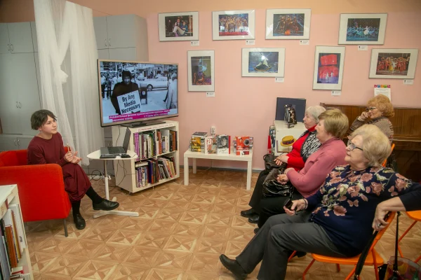 В Областной научной библиотеке учат различать течения современного искусства