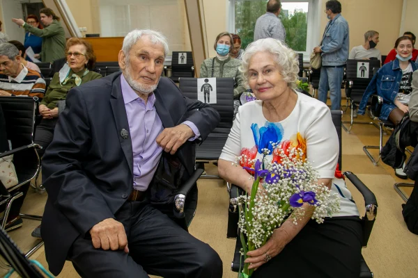 Прошел юбилейный вечер, посвященный 80-летию писателя-фантаста  Г. М. Прашкевича