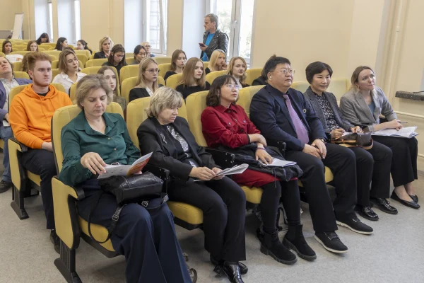 Современные практики продвижения чтения в России и Китае